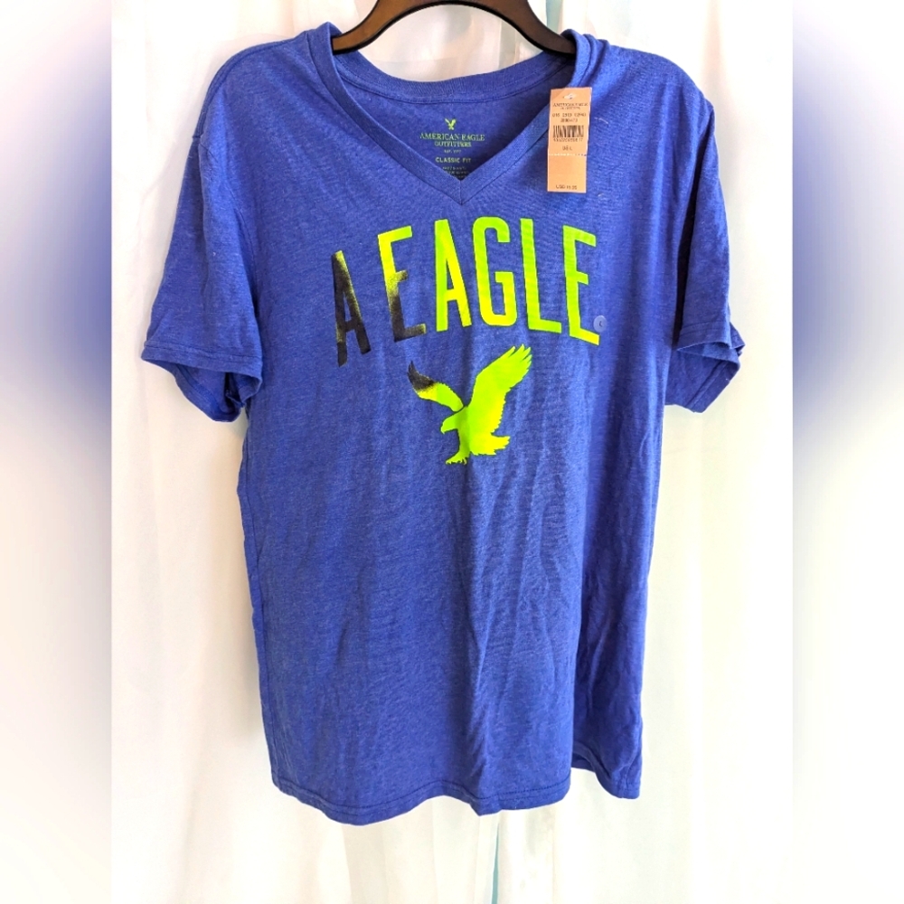 American Eagle V Neck T Shirt